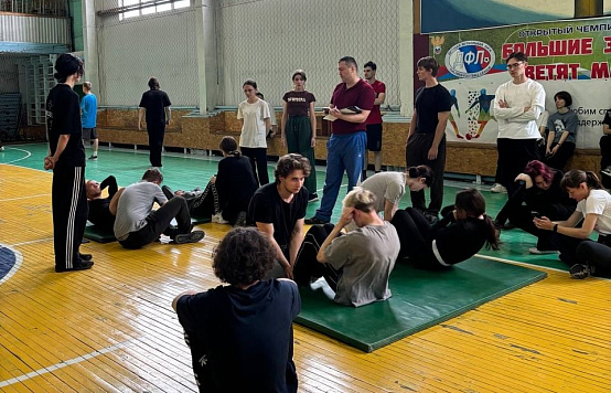 Более 230 первокурсников участвовали в соревнованиях по многоборью ГТО